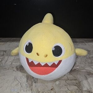 Loud WowWee Pinkfong Baby Shark Yellow Plush used Sound Not Working‎
